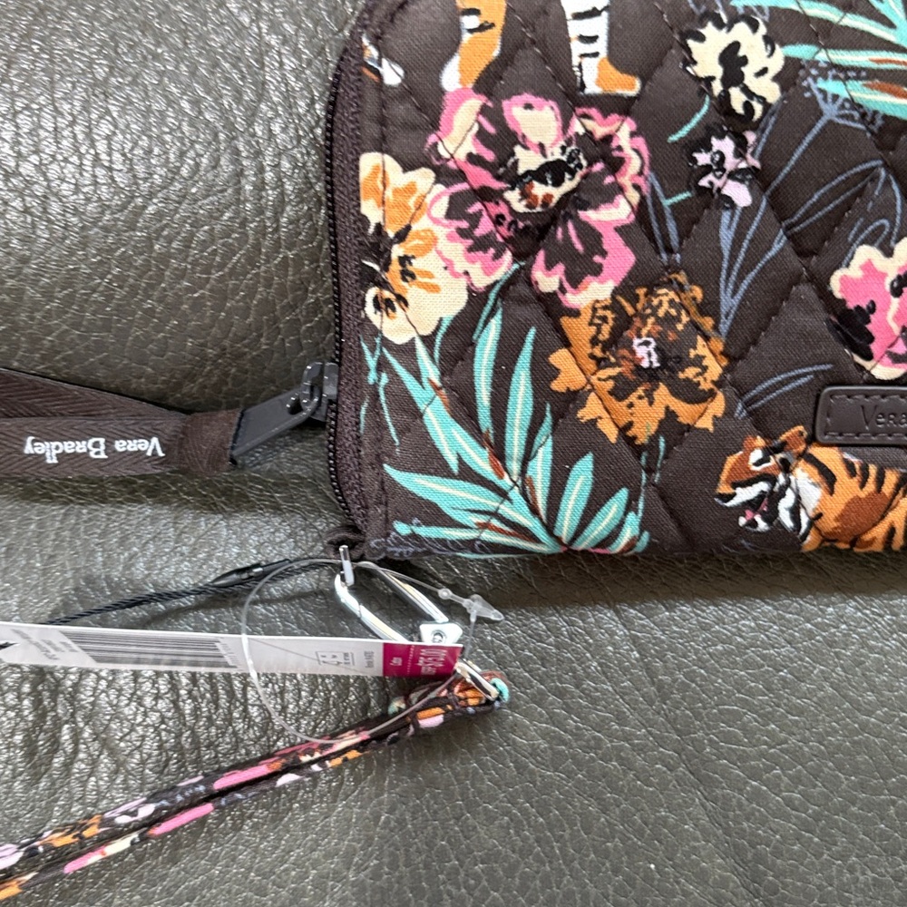 Vera Bradley RFID accordion wristlet in Bali jungle - Picture 6 of 9